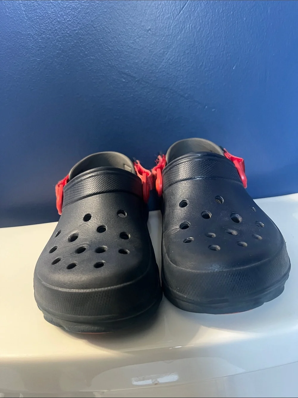 CROCS Kids Navy Clog with Red Heel Strap J3